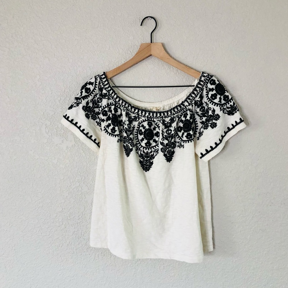 Solitaire White Cotton Top w/ Black Embroidery